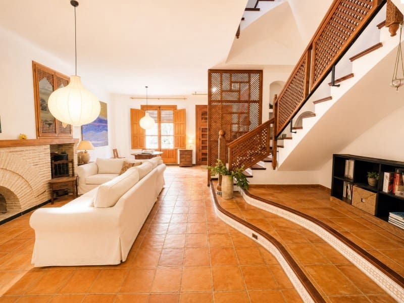 5 bedroom Townhouse for sale in Orba - € 329,000 (Ref: 9924282)