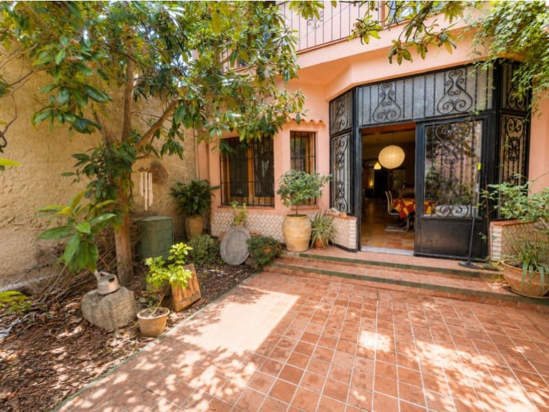 5 bedroom Townhouse for sale in Orba - € 329,000 (Ref: 9924282)