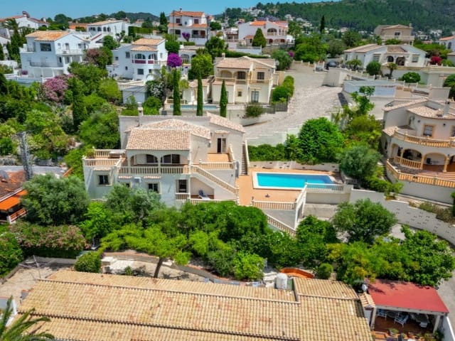 Chalet de 5 habitaciones en Orba en venta - 645.000 € (Ref: 9941987)