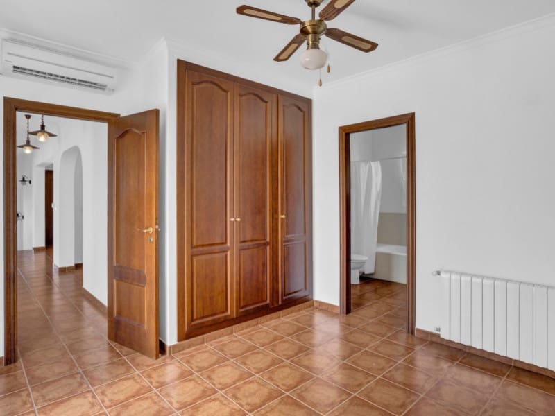 5 sypialnia Willa na sprzedaż w Orba - 645 000 € (Ref: 9941987)