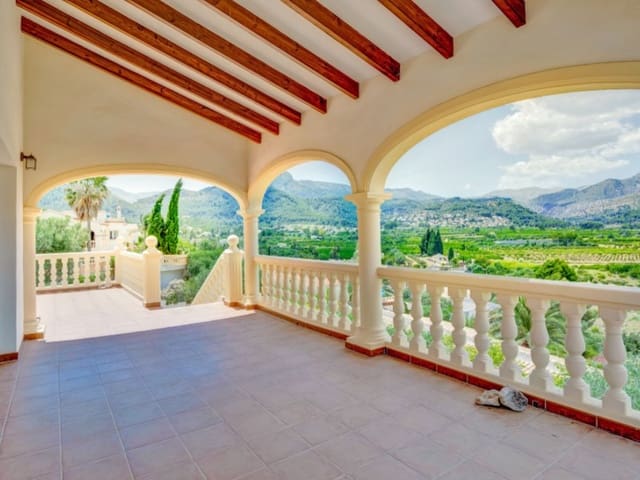 Chalet de 5 habitaciones en Orba en venta - 645.000 € (Ref: 9941987)