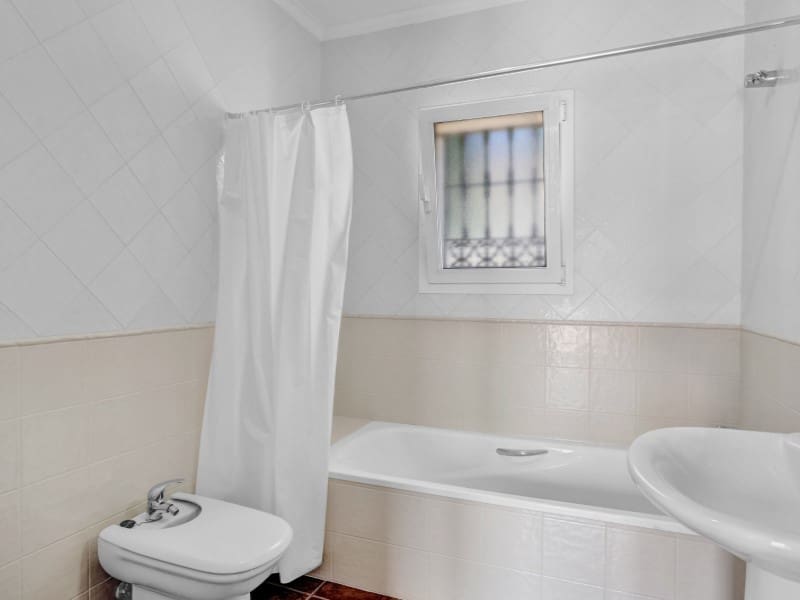 5 sypialnia Willa na sprzedaż w Orba - 645 000 € (Ref: 9941987)