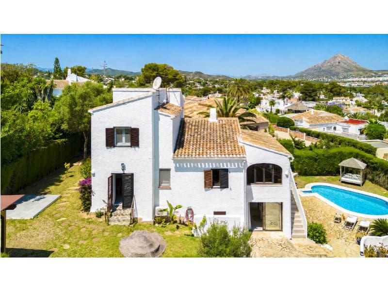 4 makuuhuone Huvila myytävänä paikassa Javea / Xabia - 795 000 € (Ref: 9941989)