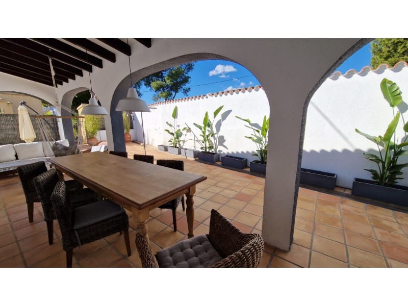 5 bedroom Villa for sale in Calpe / Calp - € 719,000 (Ref: 9941990)
