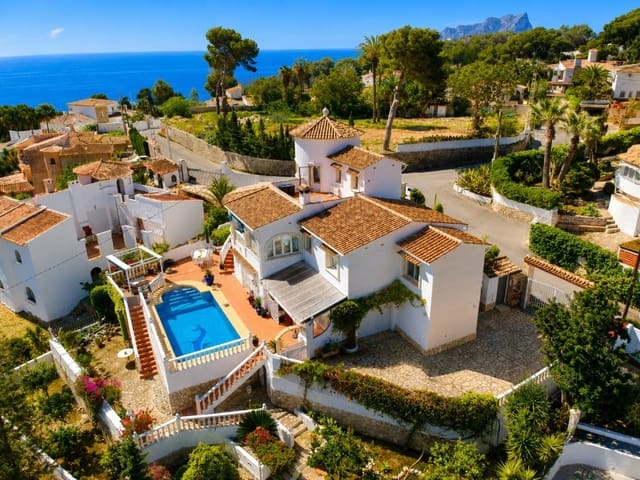 4 soveværelse Villa til salg i Benissa med swimmingpool - € 766.000 (Ref: 9954877)