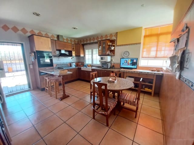 4 bedroom Villa for sale in Burjulu, Cuevas del Almanzora - € 294,000 (Ref: 8049245)