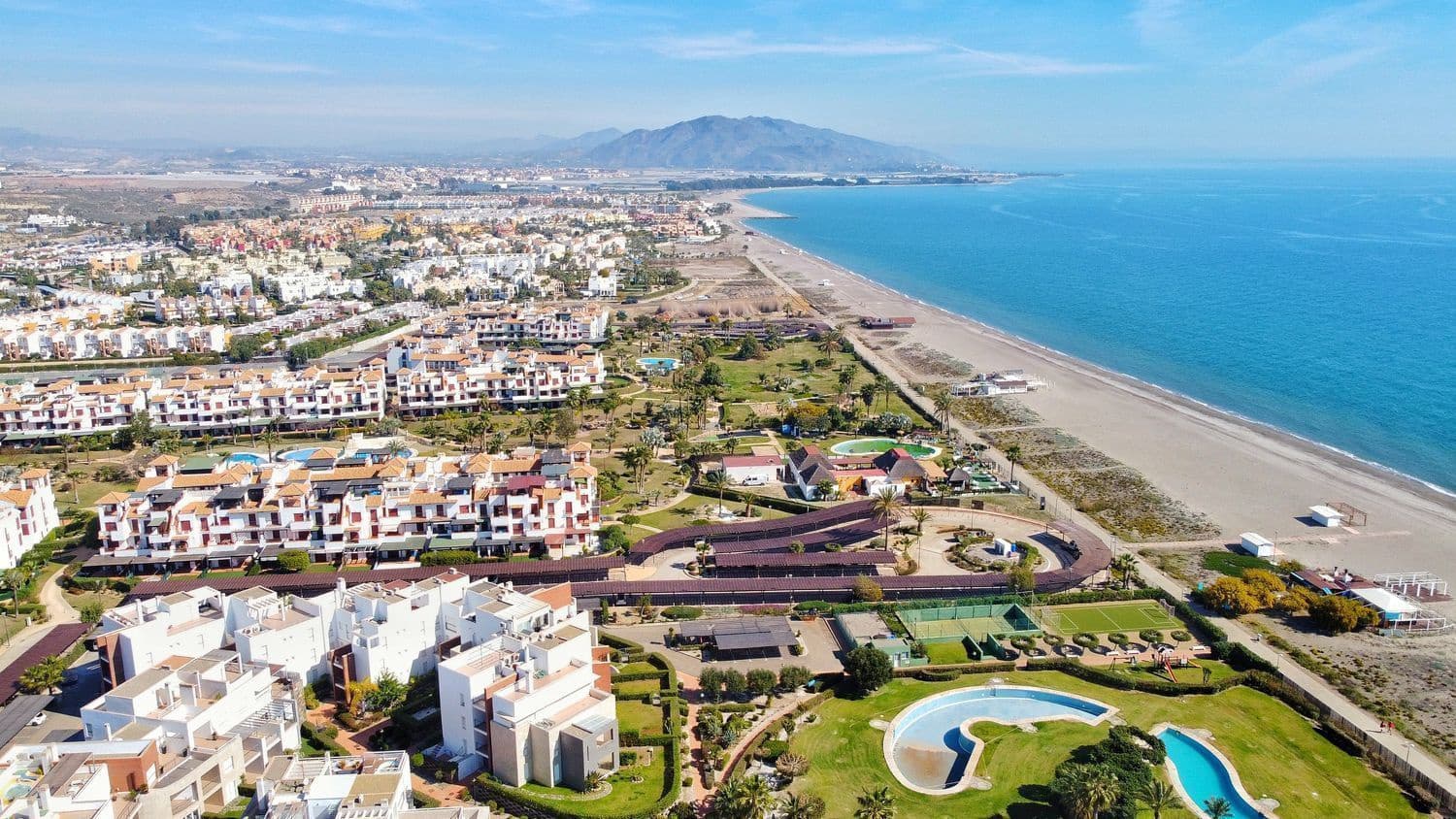 Chalet de 4 habitaciones en Vera en venta - 439.000 € (Ref: 8125515)