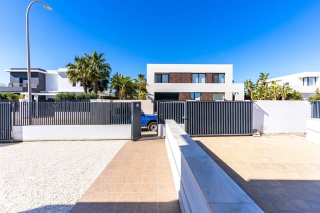 4 makuuhuone Huvila myytävänä paikassa Puerto Vera - Las Salinas, Vera mukana 
autotalli - 775 000 € (Ref: 8624777)