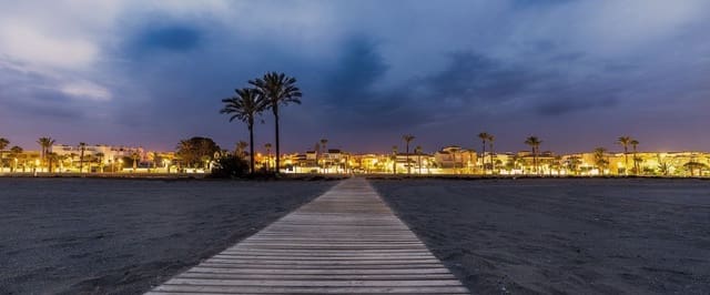 4 makuuhuone Omakotitalo myytävänä paikassa Vera Ciudad, Vera - 85 000 € (Ref: 8927203)