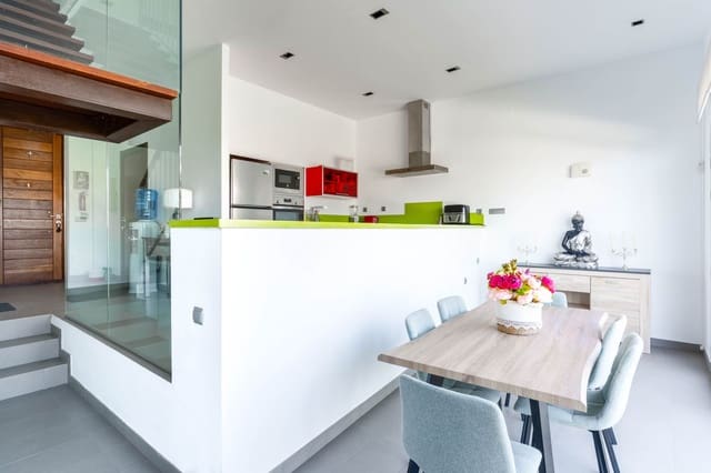 3 slaapkamer Halfvrijstaande villa te koop in Mojácar met garage - € 298.000 (Ref: 8982731)