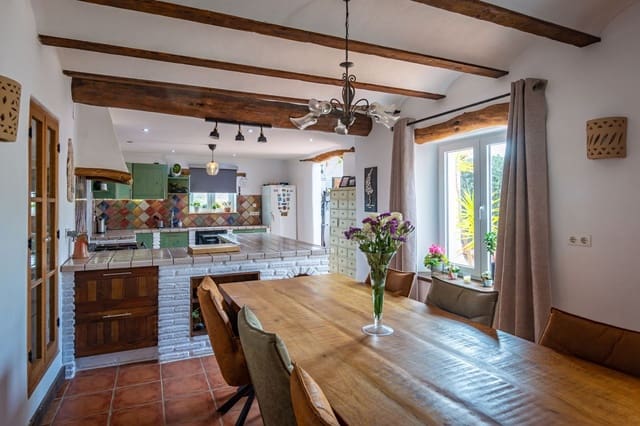 8 soveværelse Finca/Landehus til salg i Oria med garage - € 495.000 (Ref: 9450068)