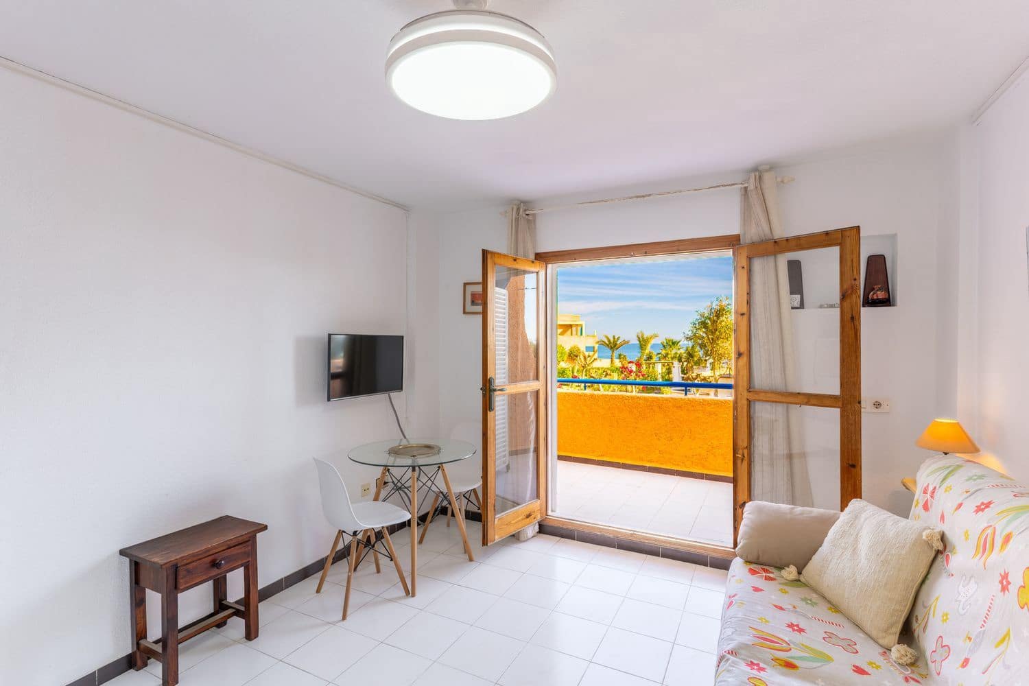 Apartment for sale in Almeria city with pool garage - € 131,000 (Ref: 9460928)