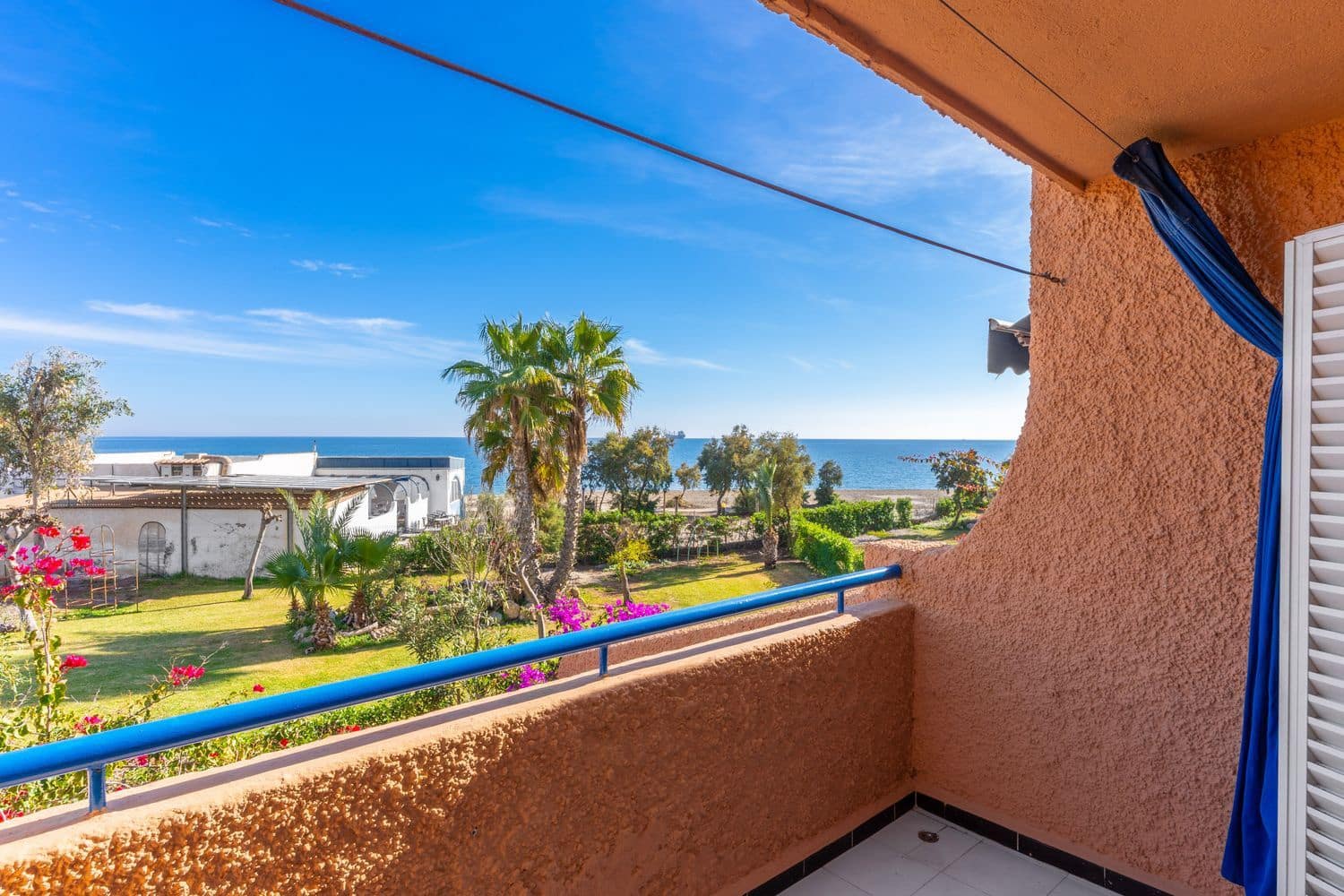 Apartment for sale in Almeria city with pool garage - € 131,000 (Ref: 9460928)