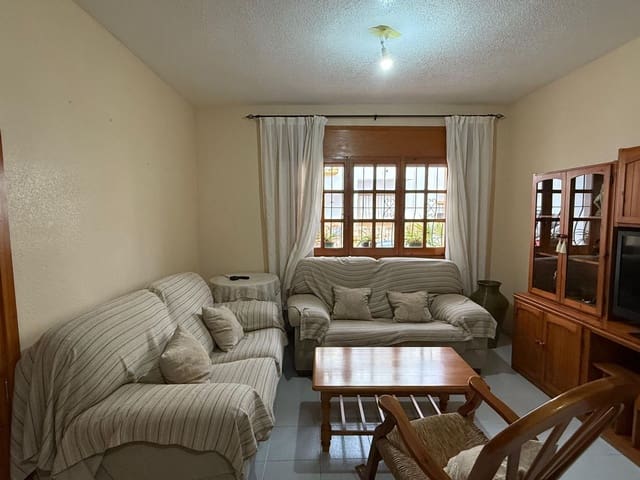 4 bedroom Villa for sale in Garrucha - € 195,000 (Ref: 9551059)