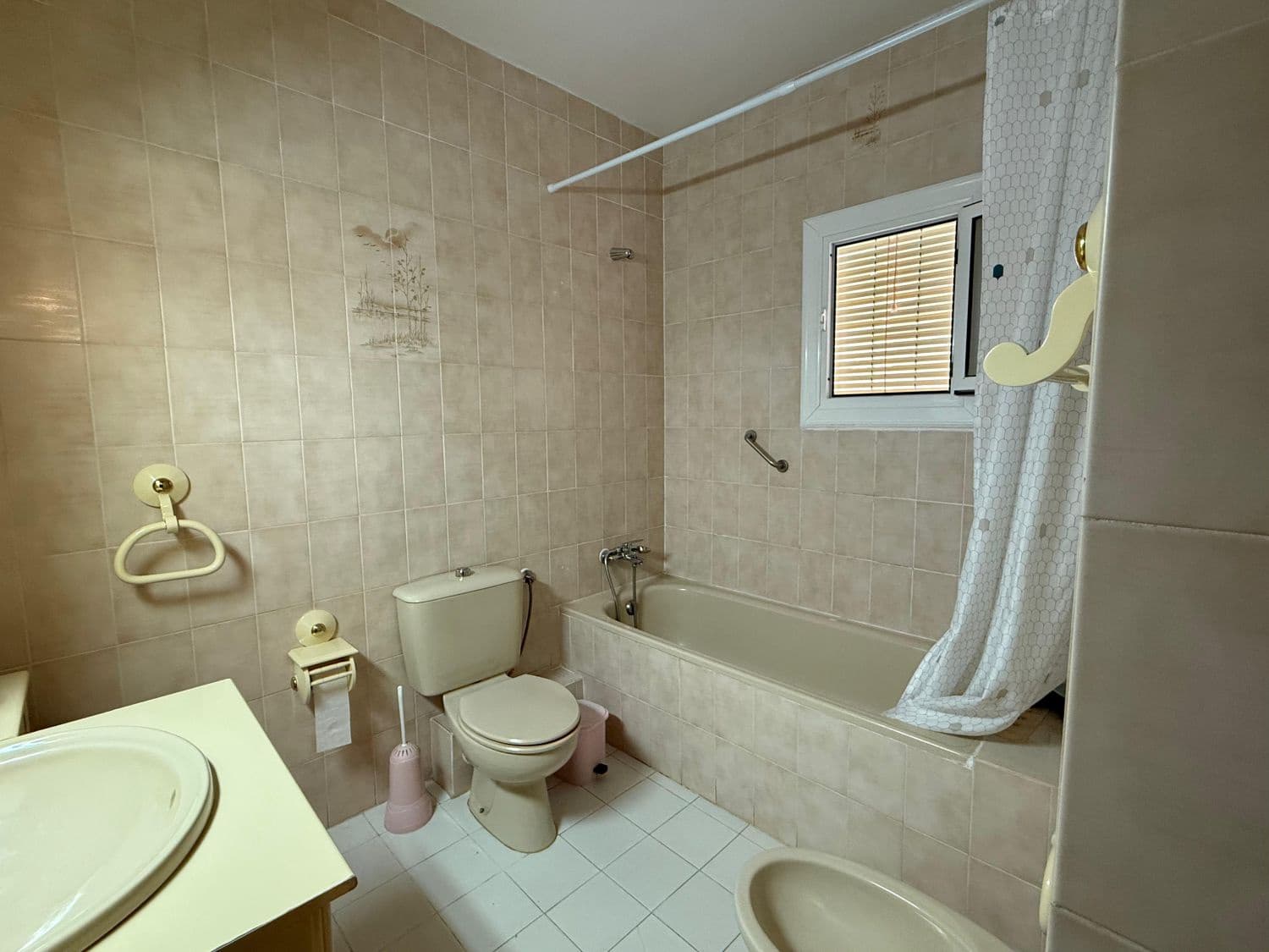 4 bedroom Villa for sale in Garrucha - € 195,000 (Ref: 9551059)