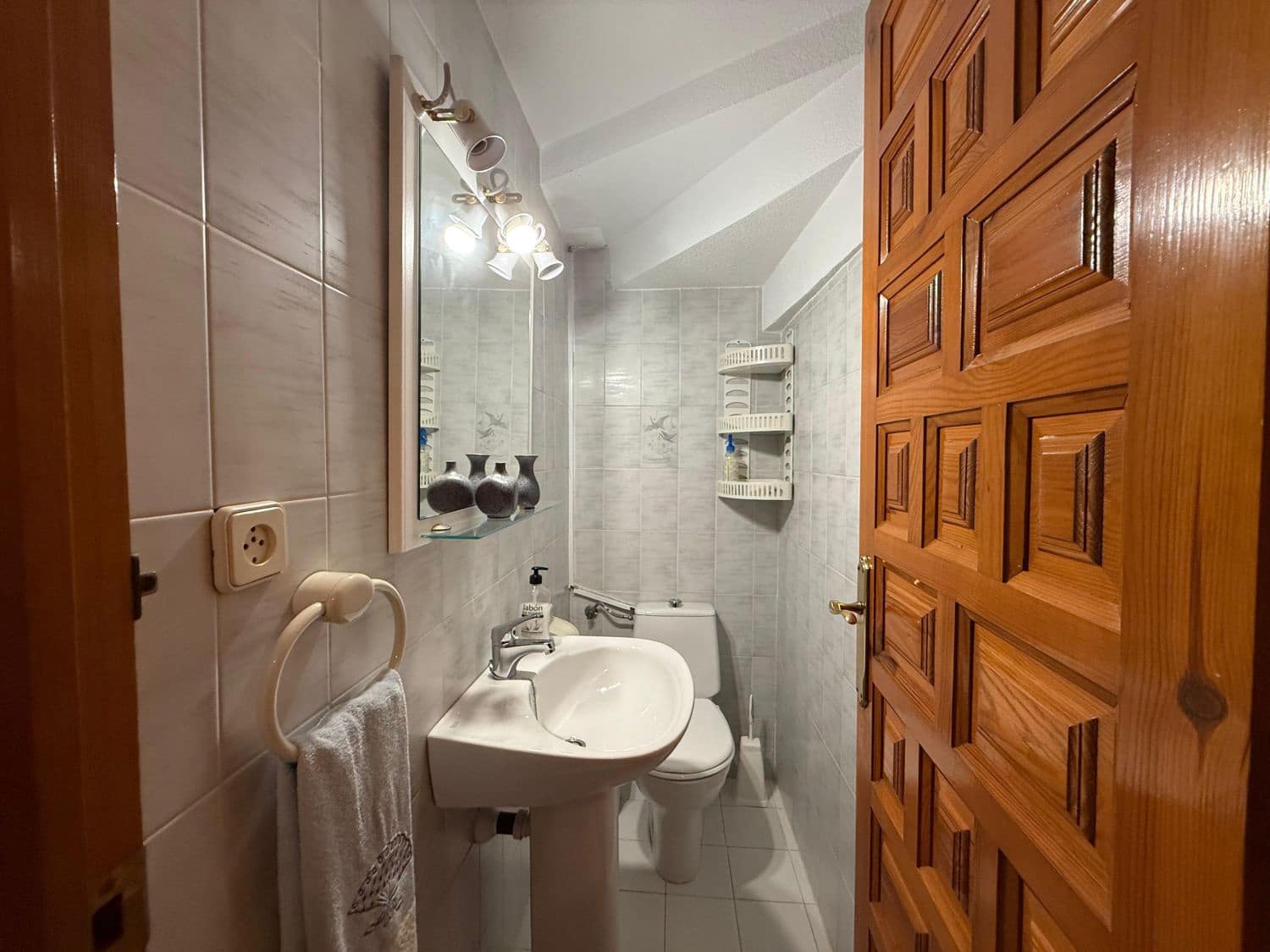 4 bedroom Villa for sale in Garrucha - € 195,000 (Ref: 9551059)