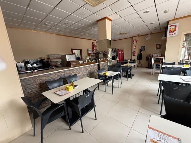 Kaupallinen myytävänä paikassa La Alfoquia, Zurgena - 35 000 € (Ref: 9644597)