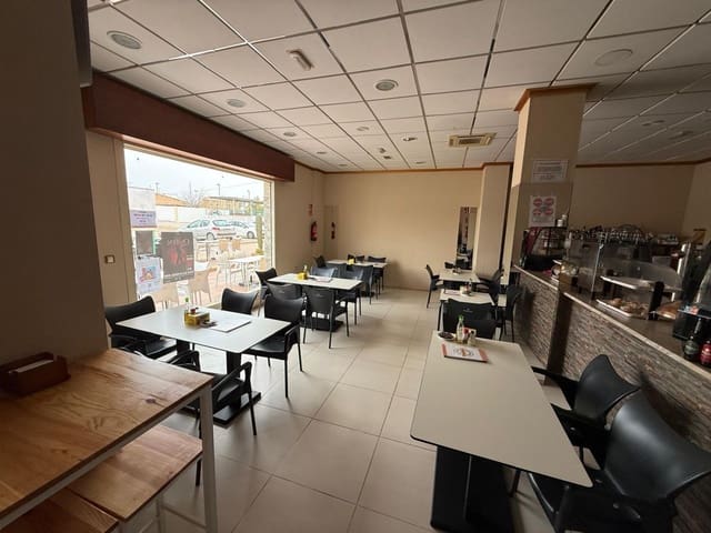 Kaupallinen myytävänä paikassa La Alfoquia, Zurgena - 35 000 € (Ref: 9644597)