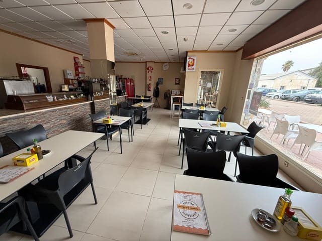 Kaupallinen myytävänä paikassa La Alfoquia, Zurgena - 35 000 € (Ref: 9644597)