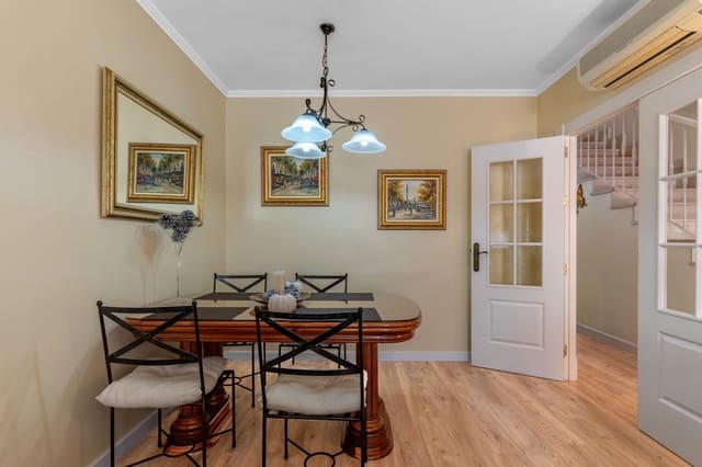 4 bedroom Semi-detached Villa for sale in Vera Ciudad, Vera with garage - € 330,000 (Ref: 9838974)