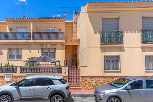 4 bedroom Semi-detached Villa for sale in Vera Ciudad, Vera with garage - € 330,000 (Ref: 9838974)