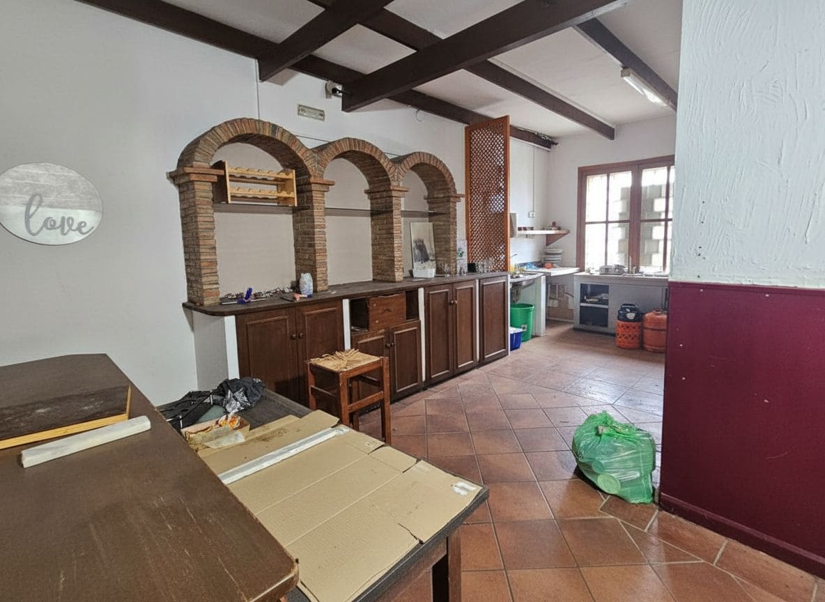 Kommersiell til salgs i Antas - € 149 950 (Ref: 9976850)