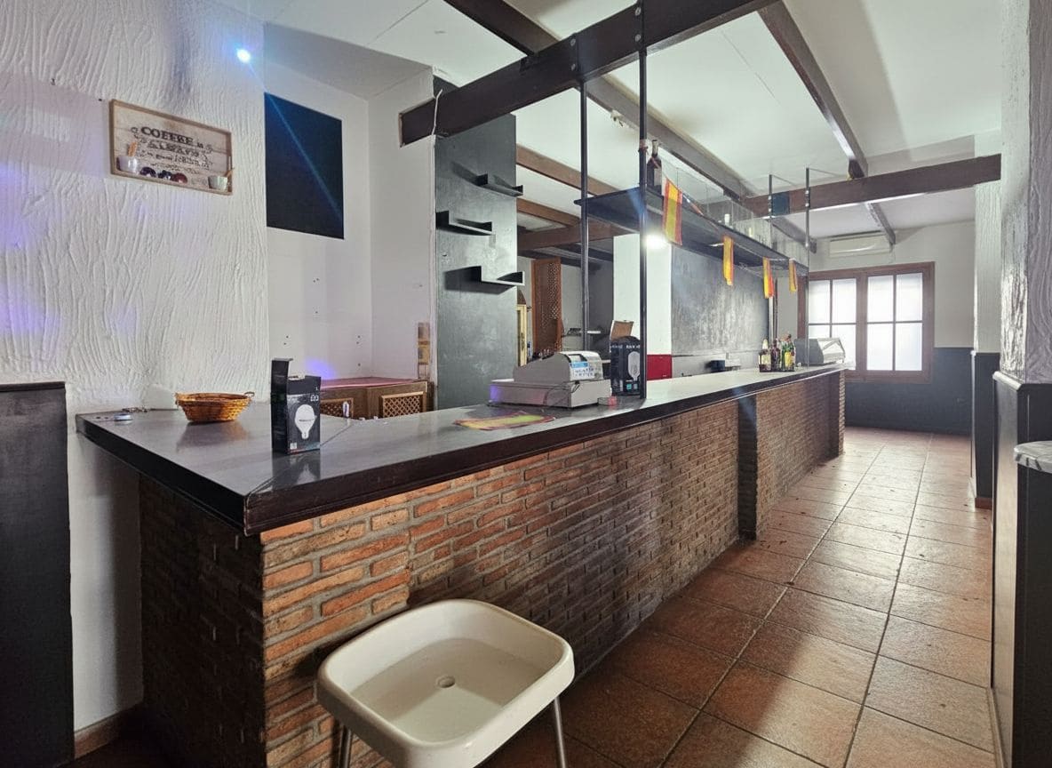 Kommersiell til salgs i Antas - € 149 950 (Ref: 9976850)