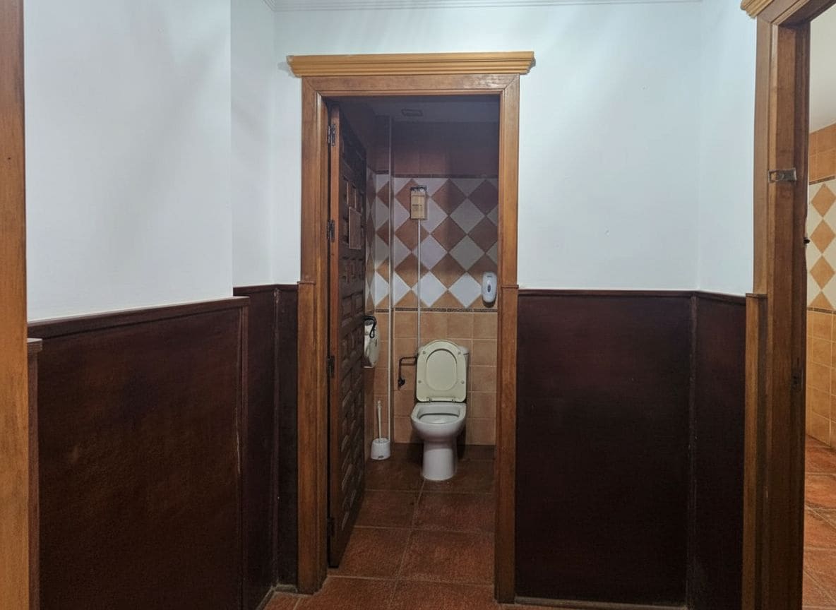 Kommersiell til salgs i Antas - € 149 950 (Ref: 9976850)