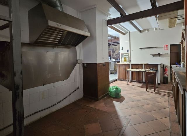 Kommersiell til salgs i Antas - € 149 950 (Ref: 9976850)