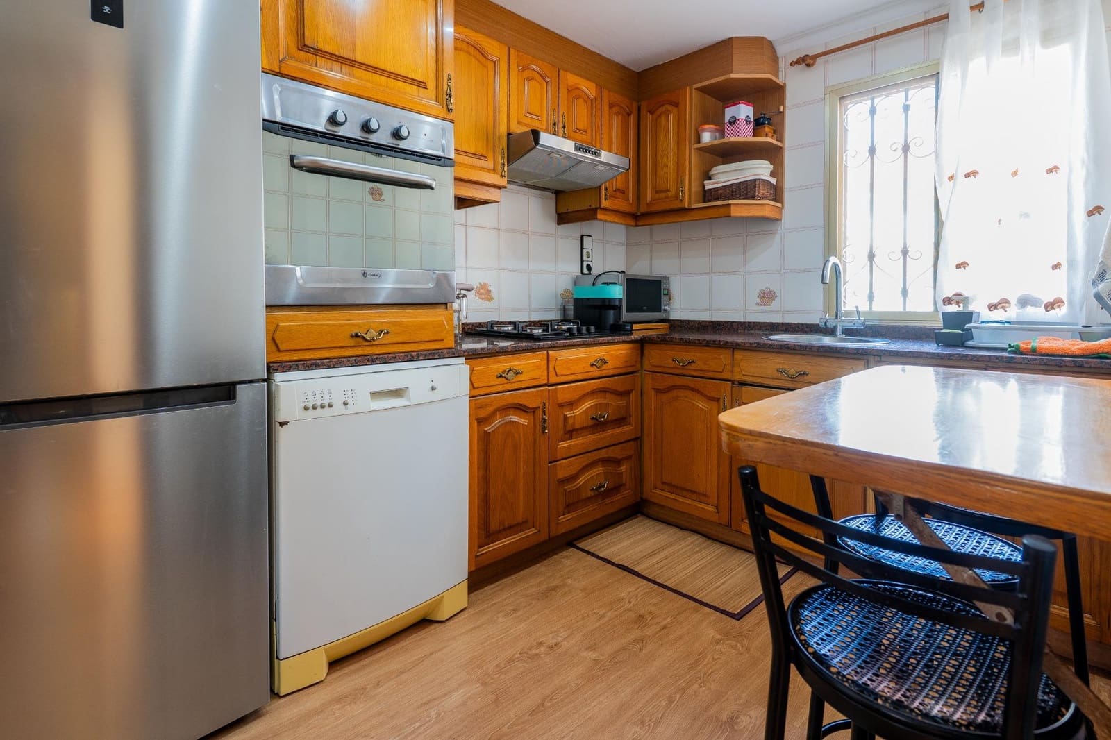 4 slaapkamer Rijtjeshuis te koop in La Pobla de Farnals met zwembad garage - € 1.100.000 (Ref: 10180642)
