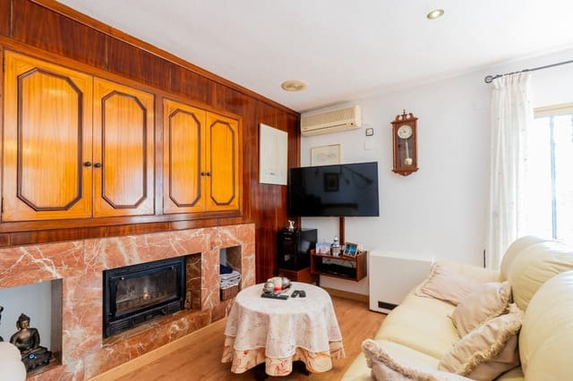 4 slaapkamer Rijtjeshuis te koop in La Pobla de Farnals met zwembad garage - € 1.100.000 (Ref: 10180642)