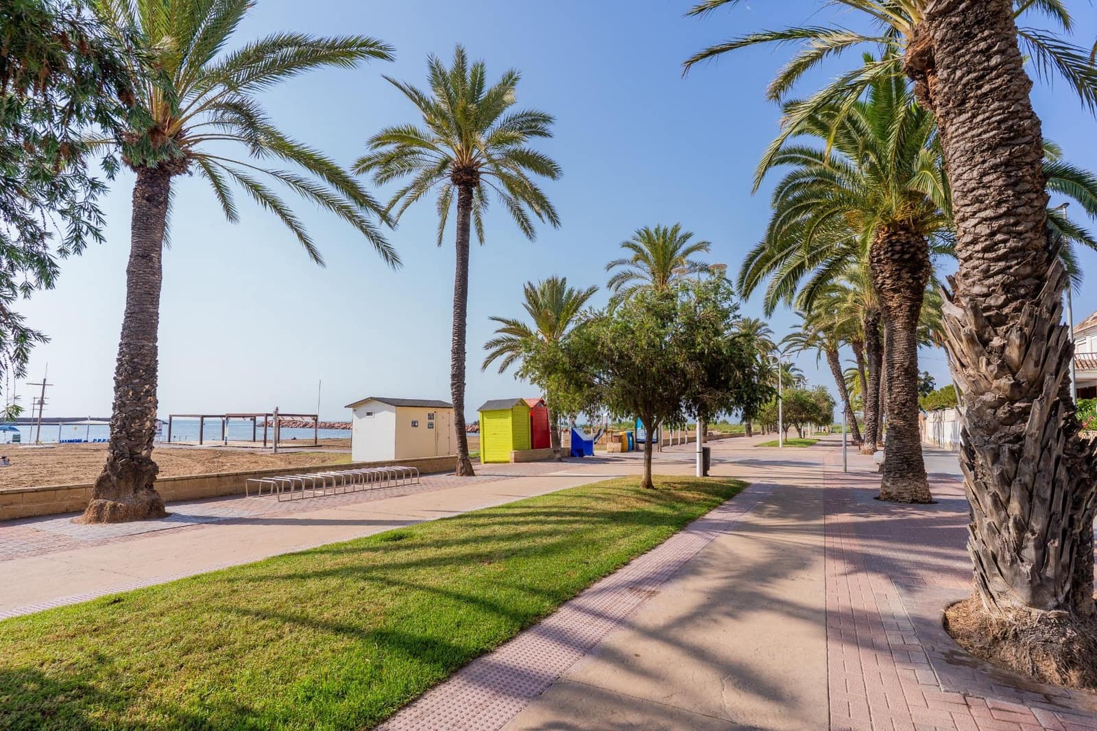 4 slaapkamer Rijtjeshuis te koop in La Pobla de Farnals met zwembad garage - € 1.100.000 (Ref: 10180642)