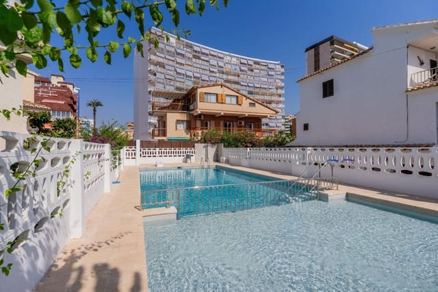 4 slaapkamer Rijtjeshuis te koop in La Pobla de Farnals met zwembad garage - € 1.100.000 (Ref: 10180642)