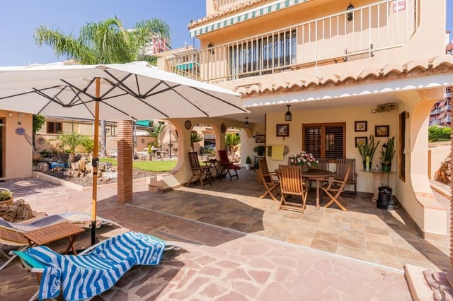 4 slaapkamer Rijtjeshuis te koop in La Pobla de Farnals met zwembad garage - € 1.100.000 (Ref: 10180642)