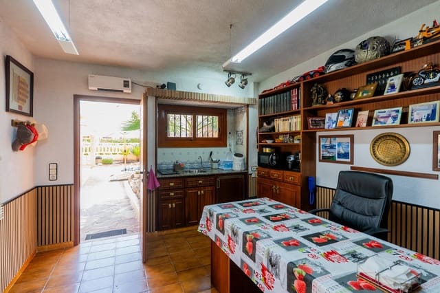 4 slaapkamer Rijtjeshuis te koop in La Pobla de Farnals met zwembad garage - € 1.100.000 (Ref: 10180642)