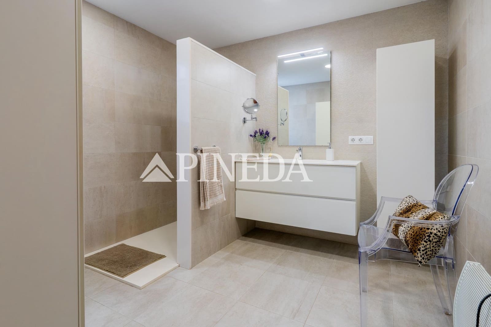 6 Zimmer Haus zu verkaufen in Valencia Stadt mit Garage - 900.000 € (Ref: 10180643)