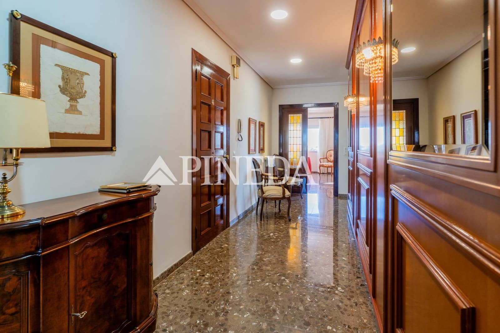 6 Zimmer Haus zu verkaufen in Valencia Stadt mit Garage - 900.000 € (Ref: 10180643)