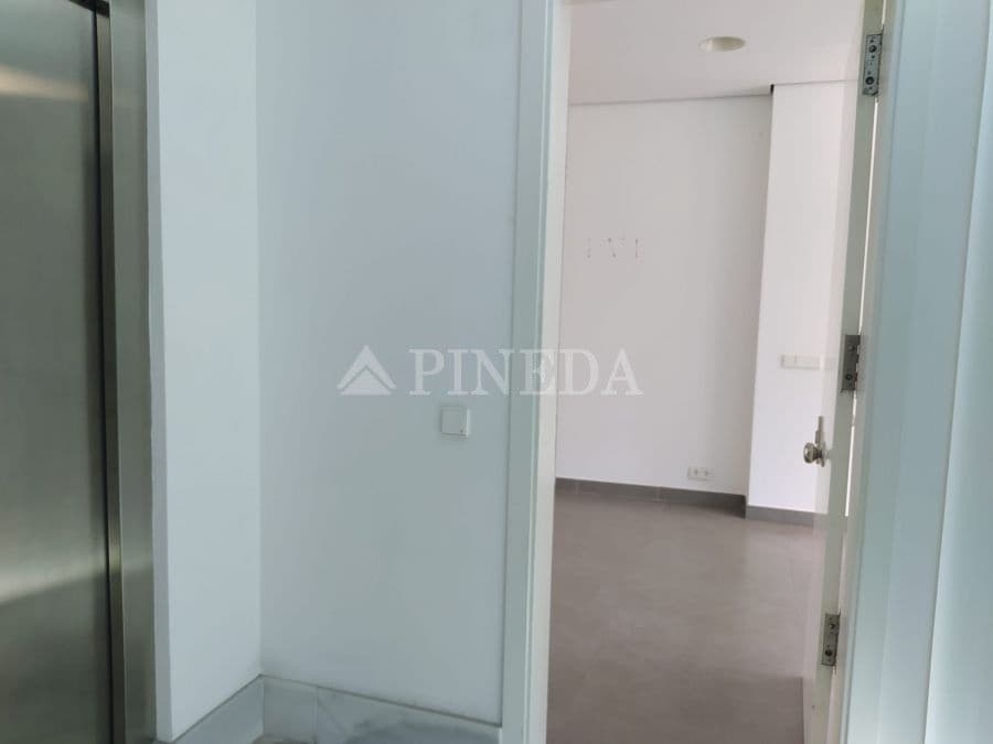 4 bedroom Office for rent in Valencia city - € 1,900 (Ref: 8054415)