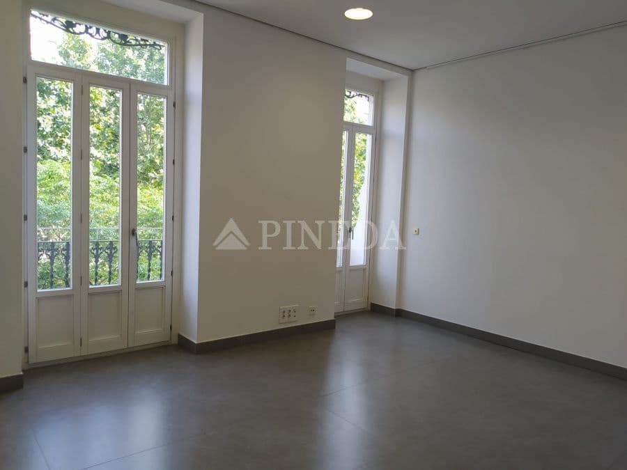 4 bedroom Office for rent in Valencia city - € 1,900 (Ref: 8054415)