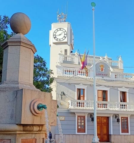 Commercieel te huur in Meliana - € 900 (Ref: 8054422)