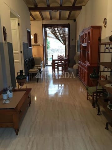 4 bedroom Townhouse for sale in Estivella with pool - € 380,000 (Ref: 8086436)