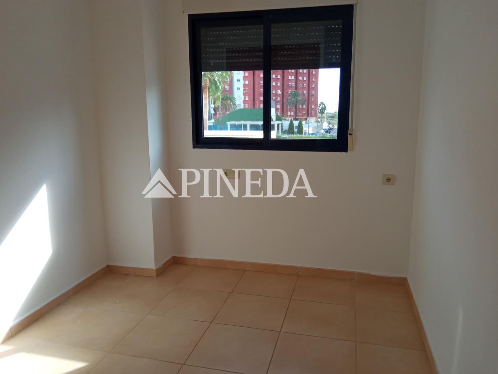2 quarto Apartamento para arrendar em La Pobla de Farnals com piscina garagem - 1 000 € (Ref: 8564928)