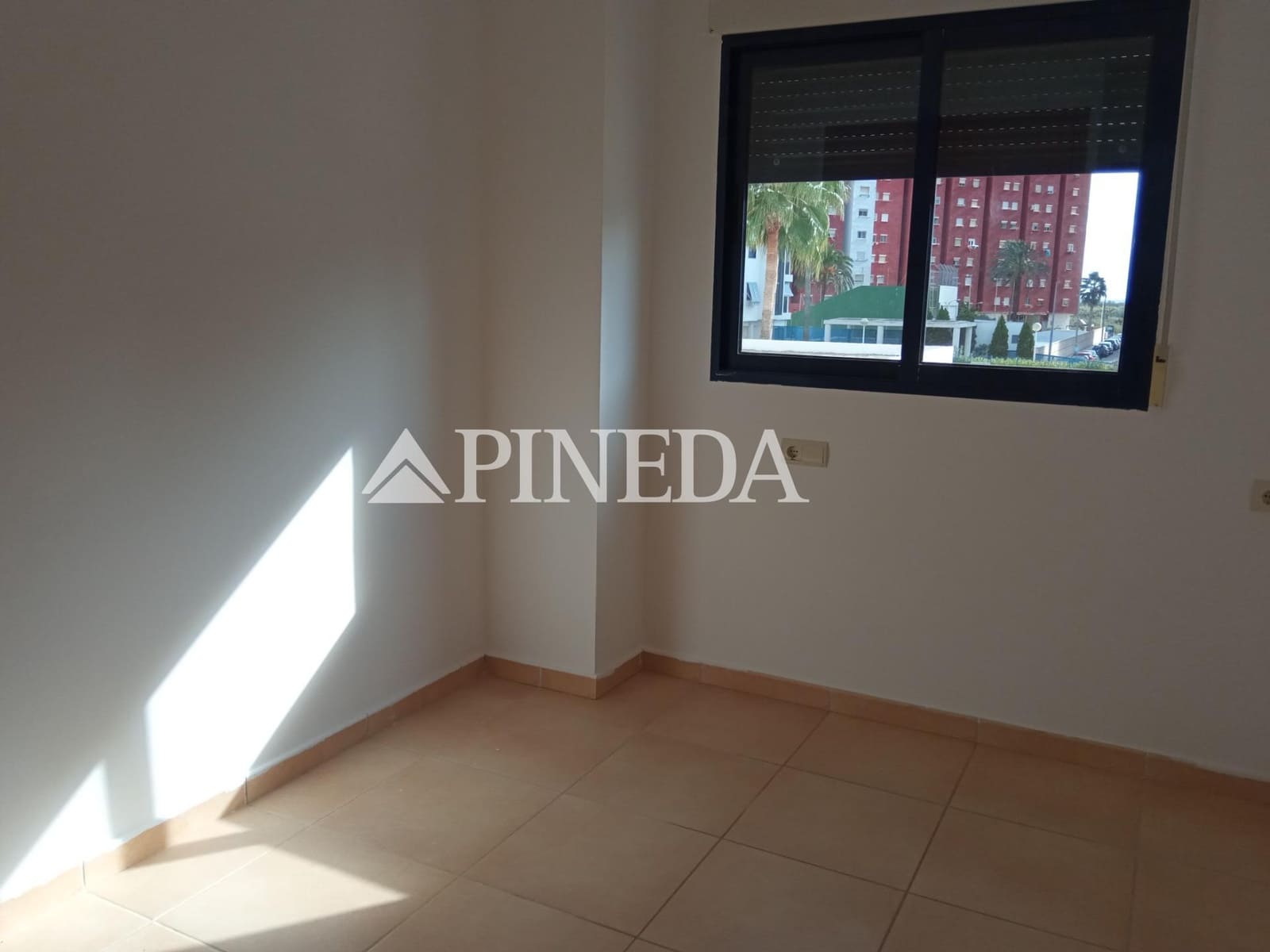 2 quarto Apartamento para arrendar em La Pobla de Farnals com piscina garagem - 1 000 € (Ref: 8564928)