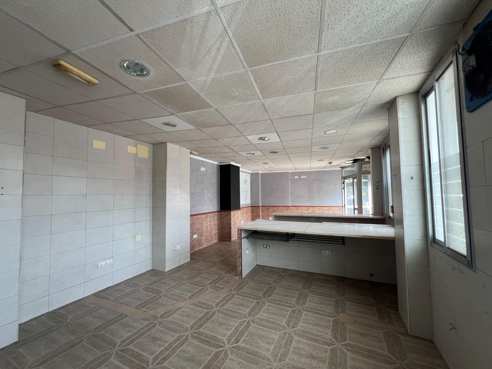 Komercyjne na sprzedaż w Puig - 144 500 € (Ref: 8867061)