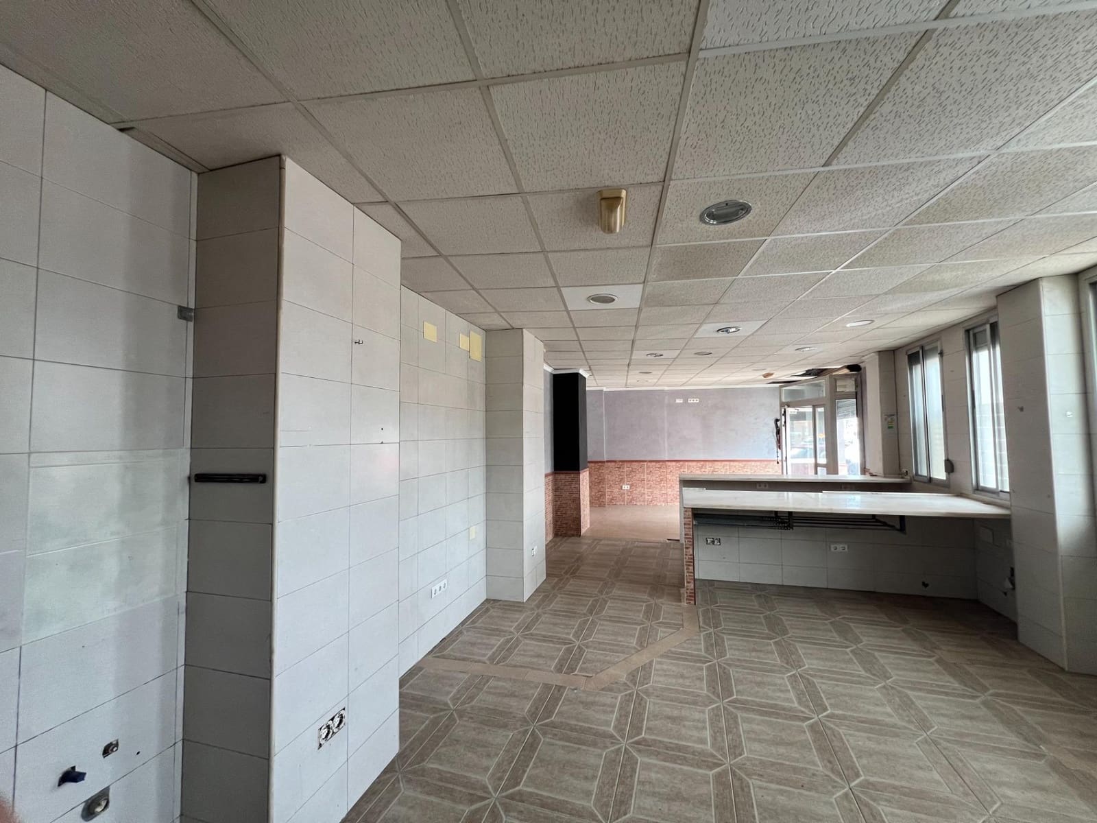 Komercyjne na sprzedaż w Puig - 144 500 € (Ref: 8867061)