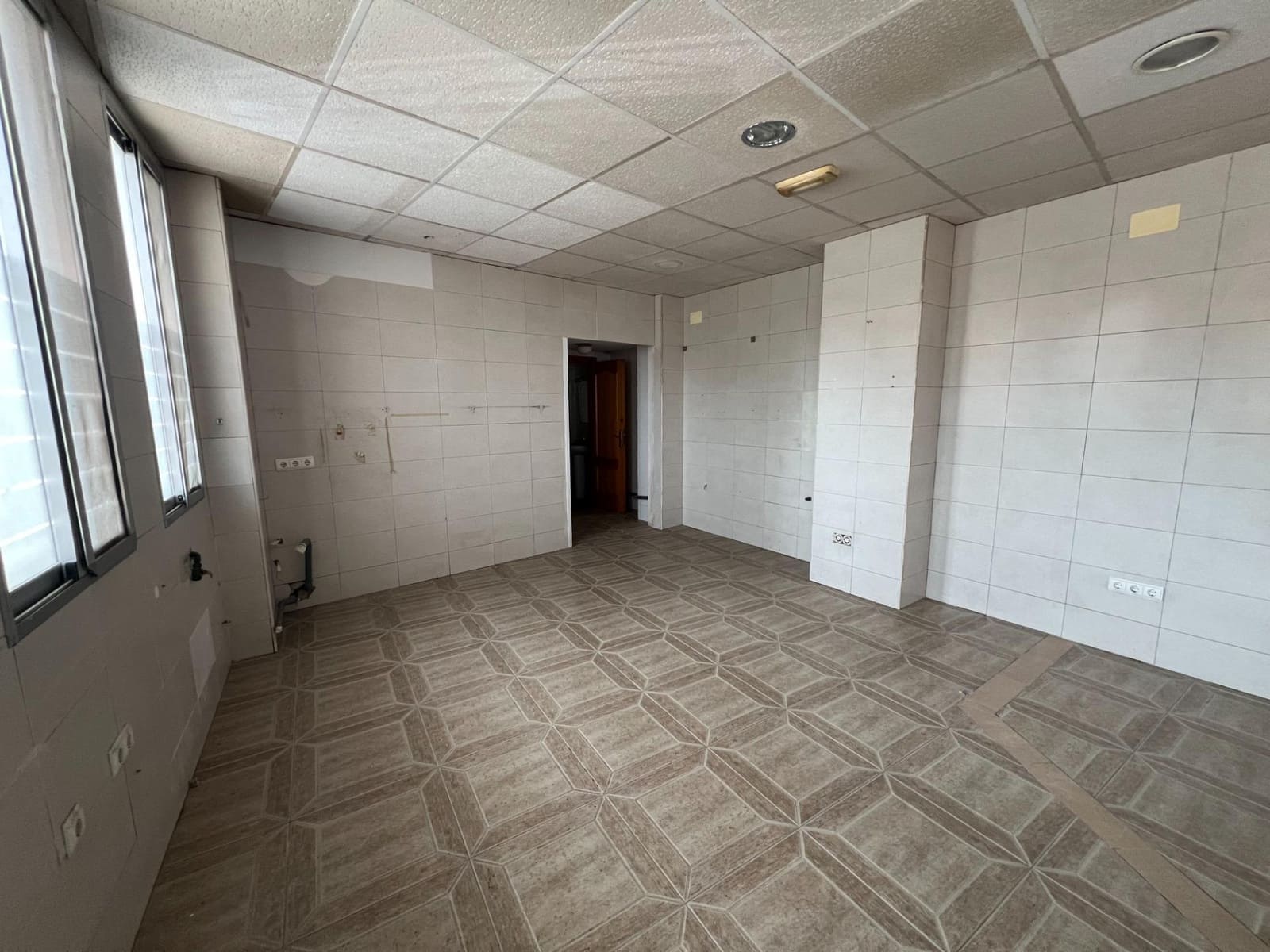 Komercyjne na sprzedaż w Puig - 144 500 € (Ref: 8867061)