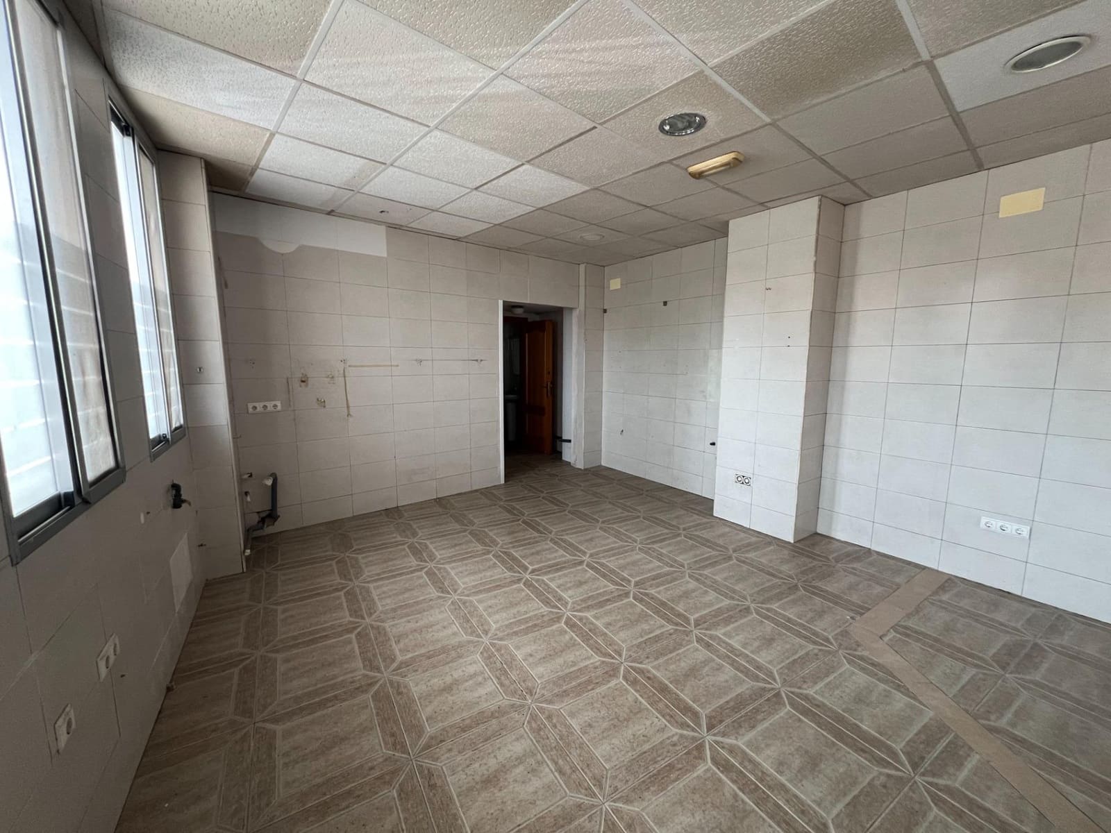 Komercyjne na sprzedaż w Puig - 144 500 € (Ref: 8867061)