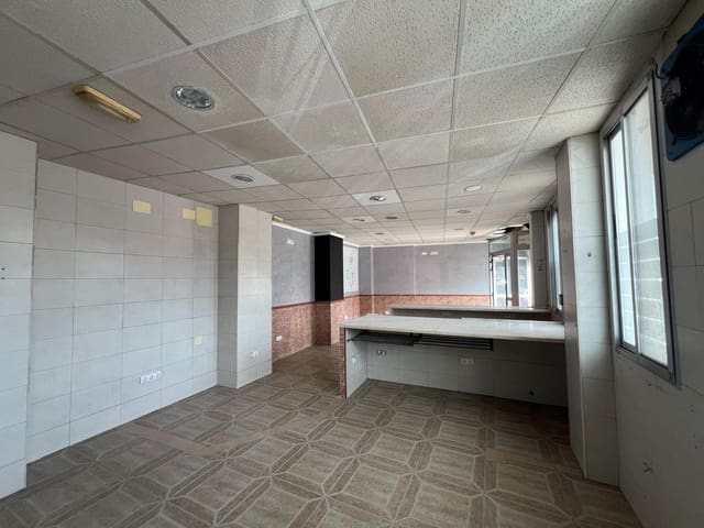 Commercial for sale in Puig - € 144,500 (Ref: 8867061)