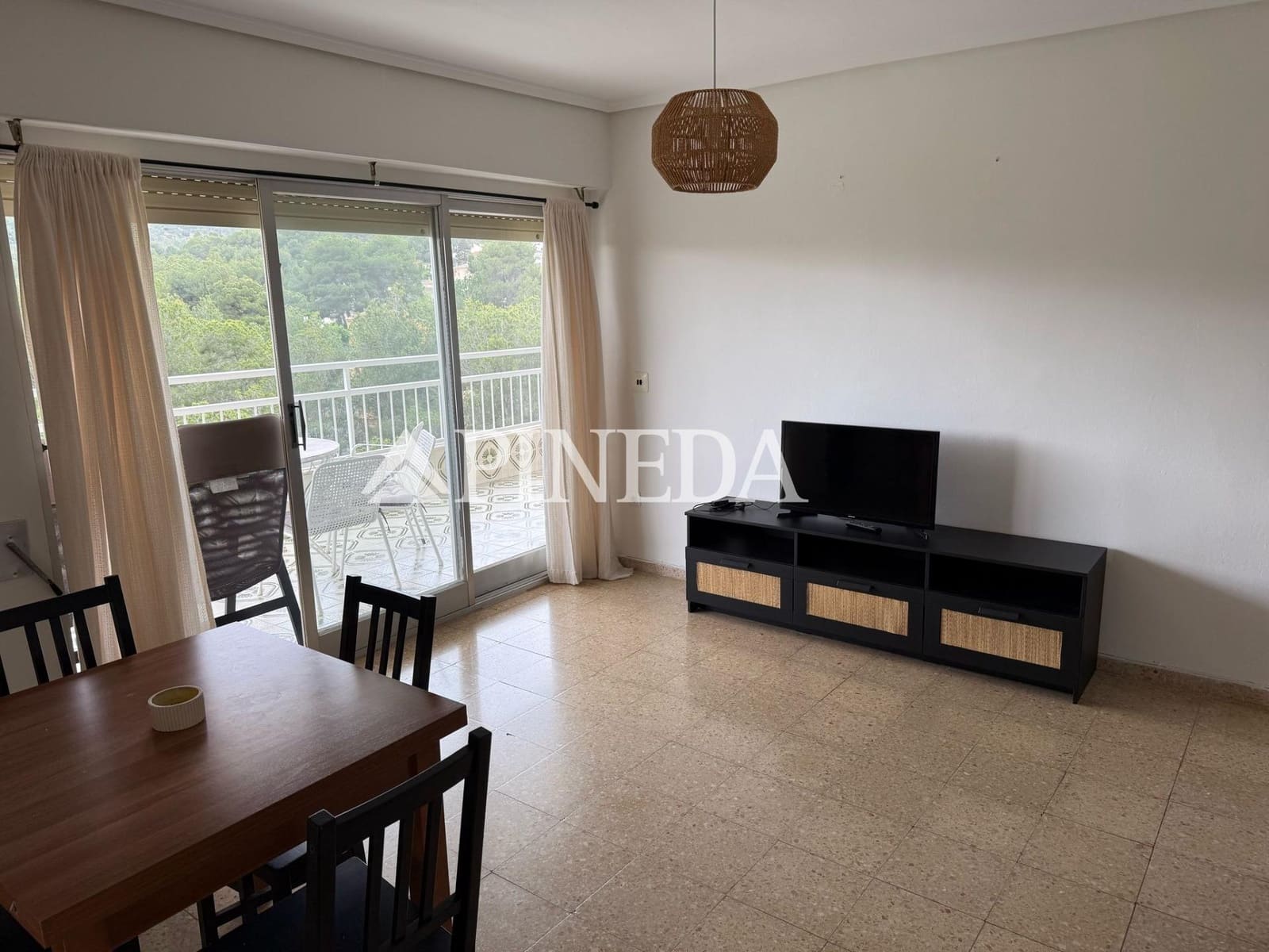 3 slaapkamer Flat te huur in Gilet met zwembad - € 850 (Ref: 8970332)