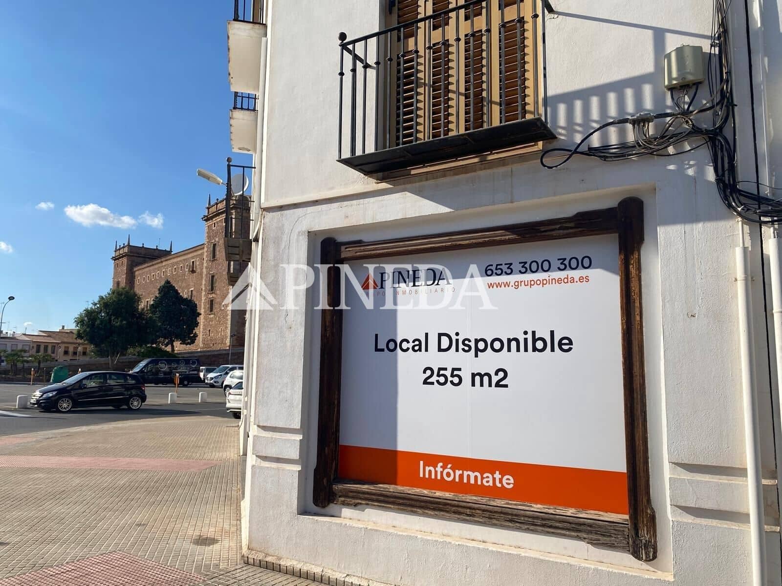 Commercial for rent in Puig - € 2,500 (Ref: 9003626)